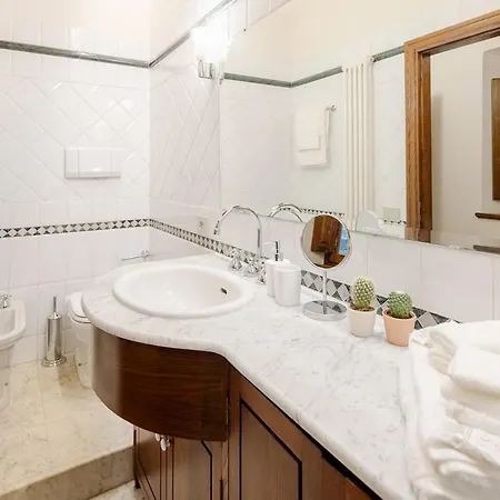 Centre, Prestigious With A View Apartmán